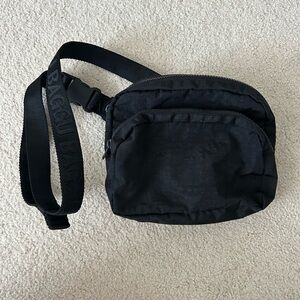 BAGGU fanny pack